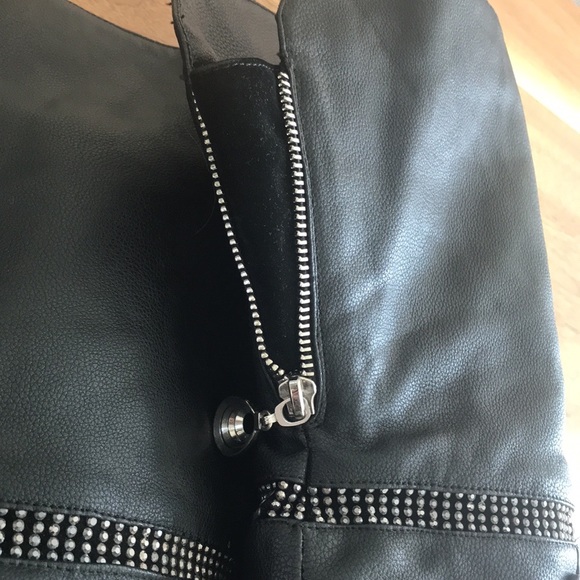 Nancy Li - Picture 8 of 14